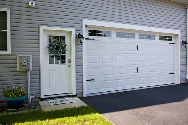 24/7 Emergency Garage Door Panel Replacement experts in Kinston, NC